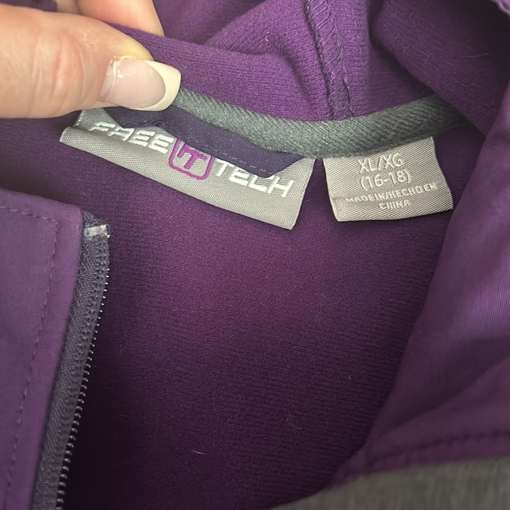 100% polyester purple rain jacket. 💜 - Picture 3 of 5